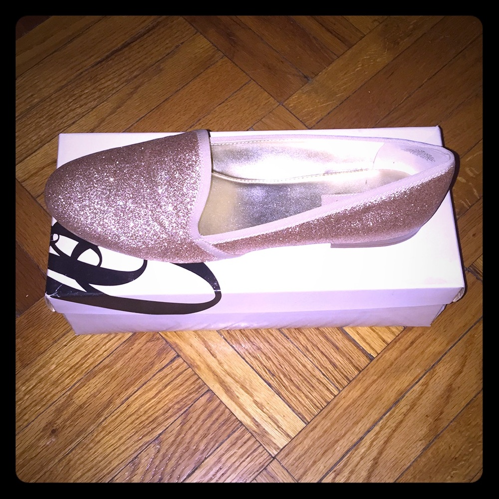 Never worn flats
